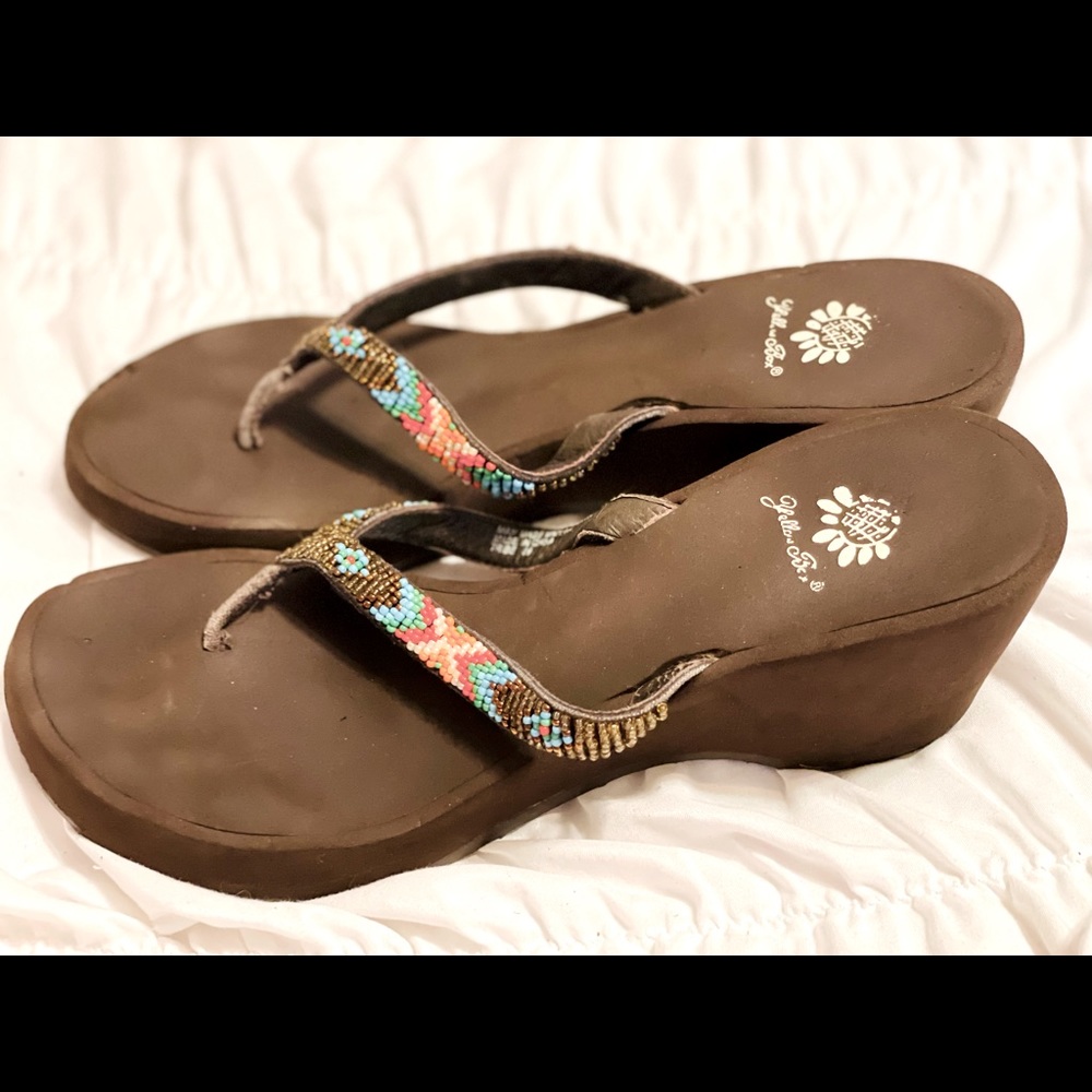 Adorable boho style yellow box